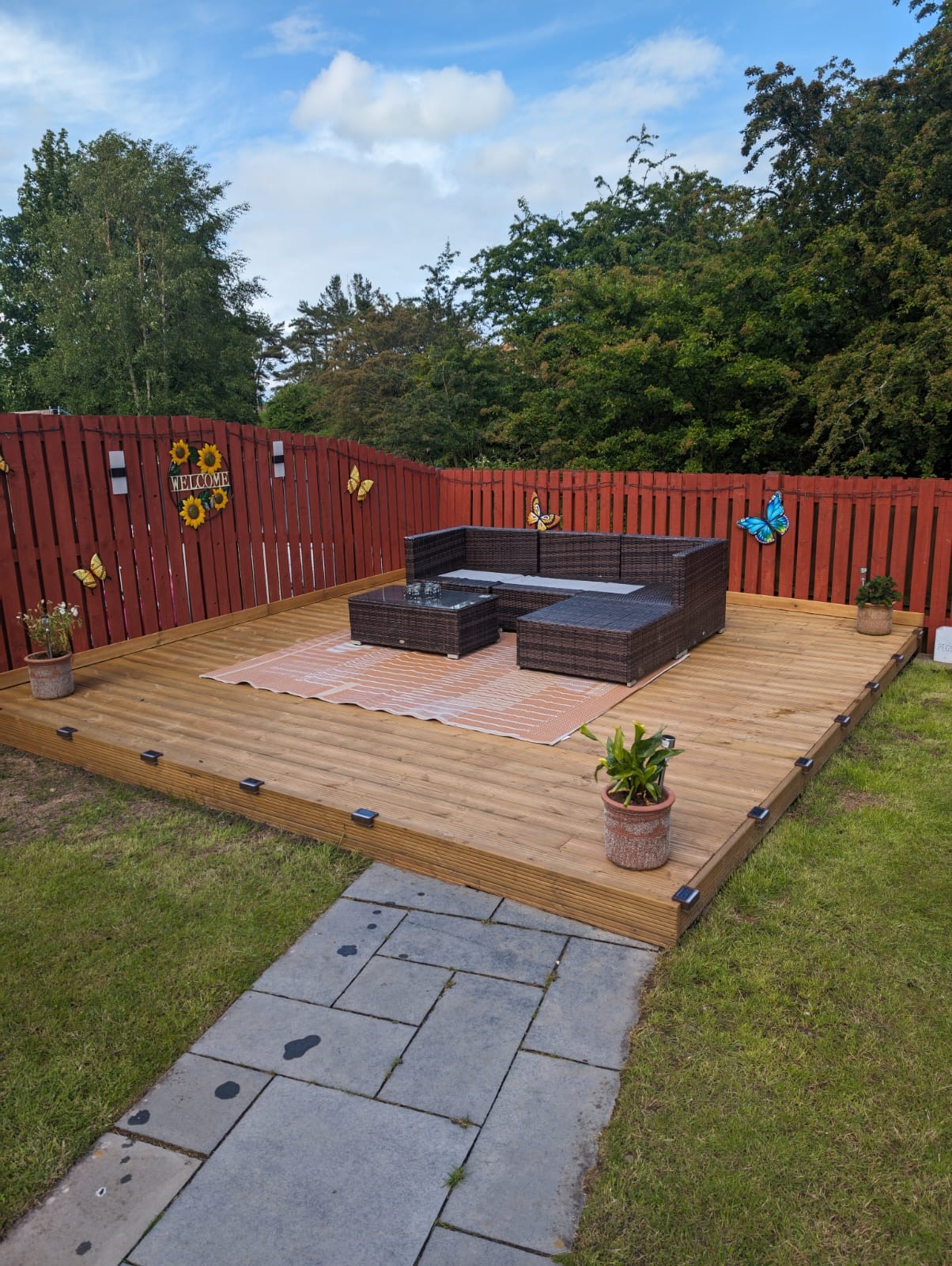 Composite decking with lounge area